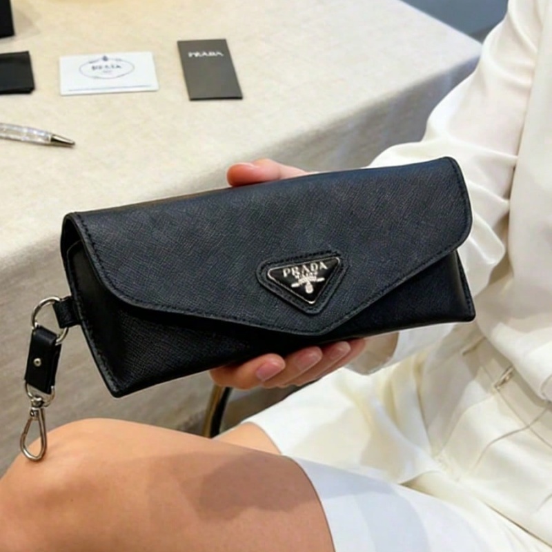 Prada Black Leather Eyeglass C - огляд і ціна Women Bags Prada