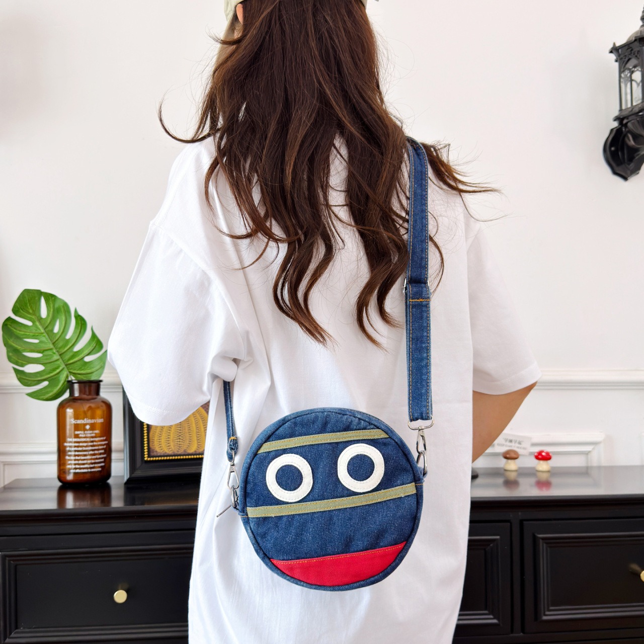 Funny Face Patch Round Crossbo - огляд і ціна Circle Round Bag