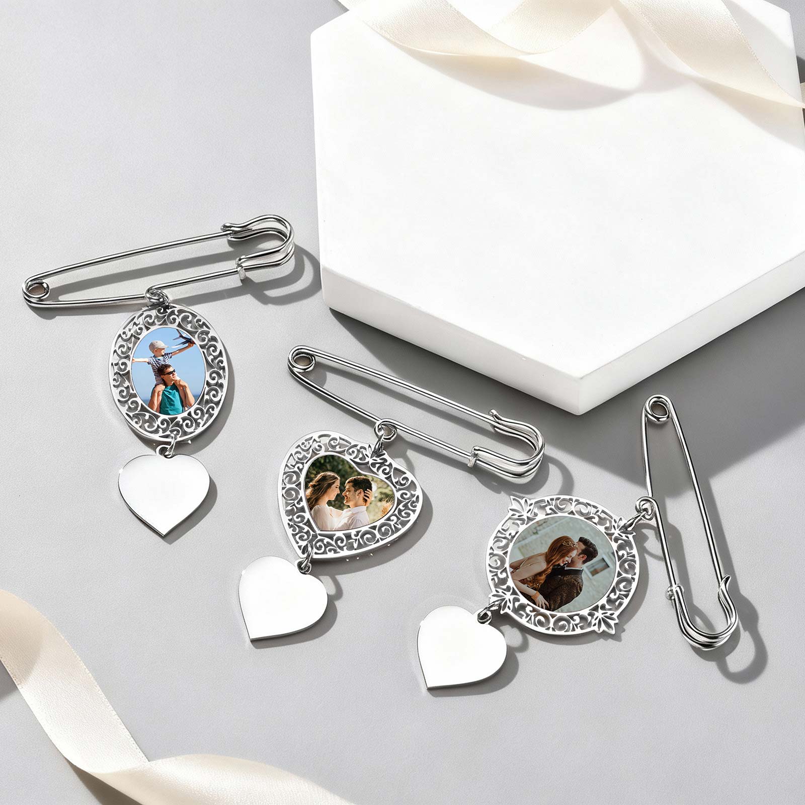 Custom Picture Badge Brooches  - огляд і ціна Women Bags Discount