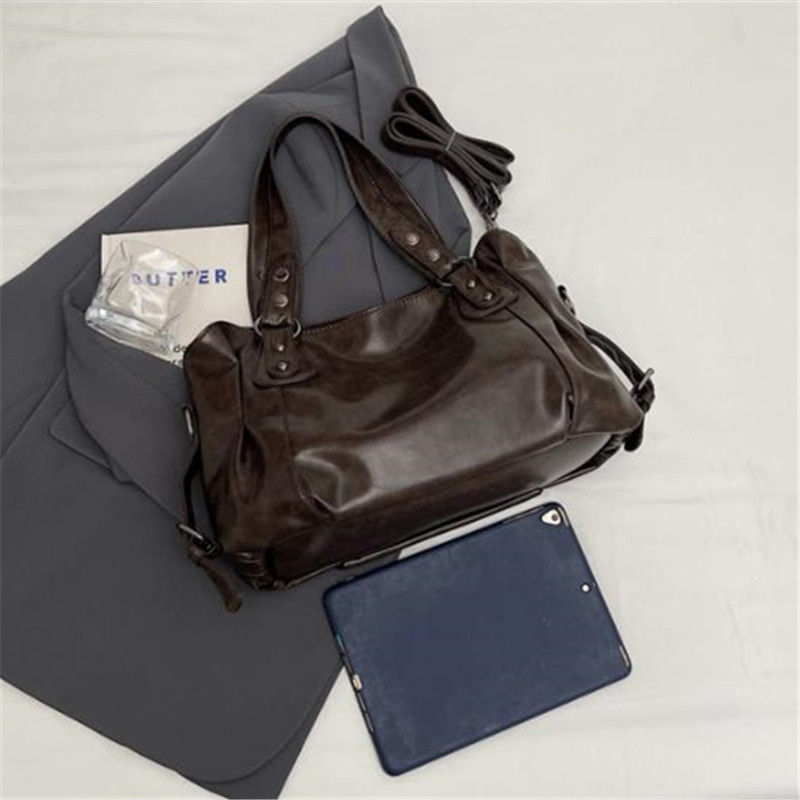 Retro Oil Wax Faux Leather Tot - огляд і ціна Women'S Vegan Bags