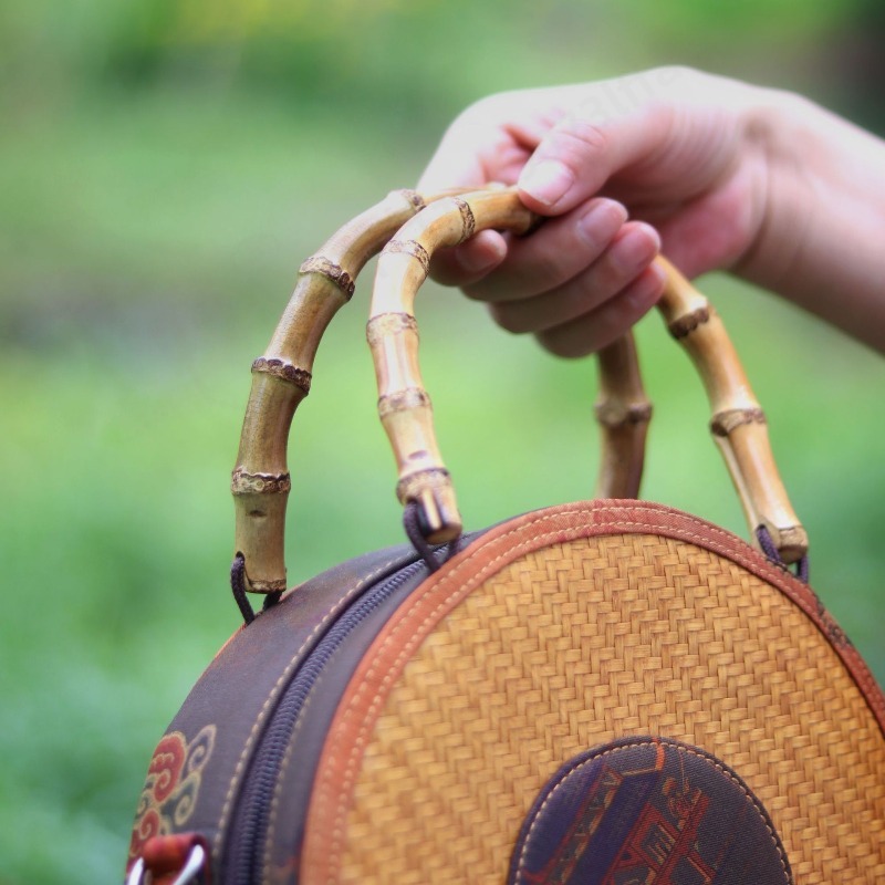 Round Bamboo Woven Xiangyun Fa - огляд і ціна Women Bags Purses